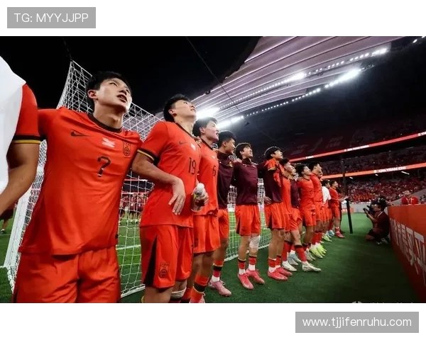 国足迎战亚洲劲旅全队信心高涨主帅誓言打出精神面貌